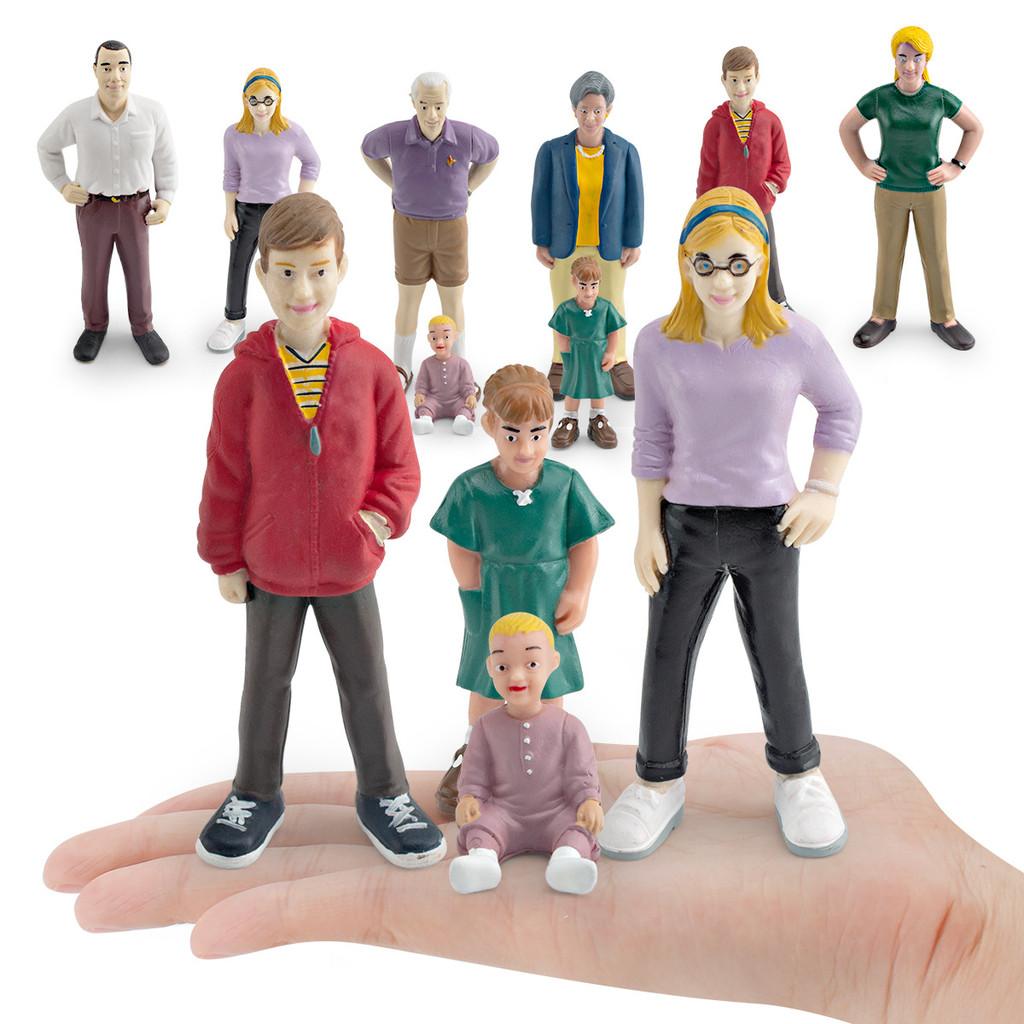 White Family Pvc Figurine Set With Static Family Members For Home Decor And Collection