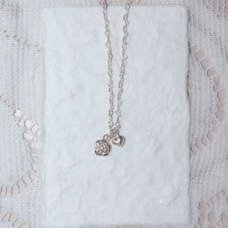 LOASI Lovely Rose. Rose Heart Chain Necklace