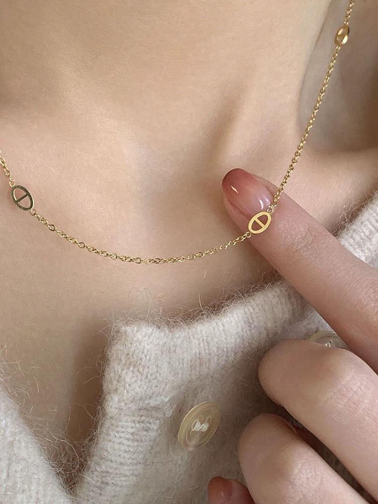 Exquisite Gold-Plated Titanium Pig Nose Necklace - Colorfast Clavicle Chain Trendy Accessory