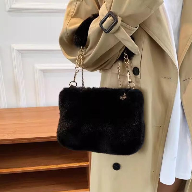 Plyšová taška tote z umelej kožušiny pre ženy Zimná taška cez rameno Ležérne nadýchané crossbody tašky Módna retiazková kabelka Dievčenská mäkká peňaženka