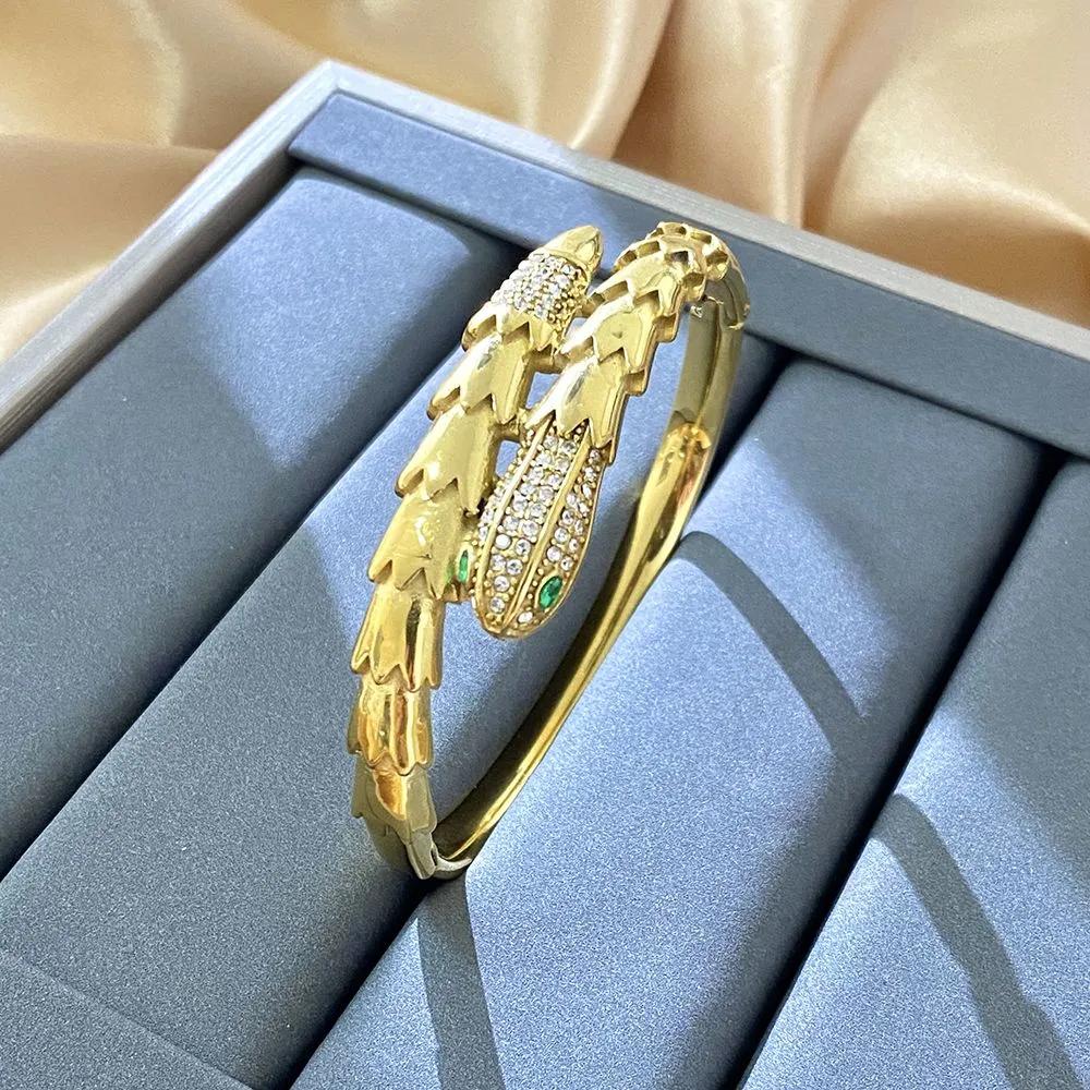 

Light Luxury High-End Retro Snake Bracelet with Cool Style and Domineering Snake Shape Bracelet one size(17-20cm)