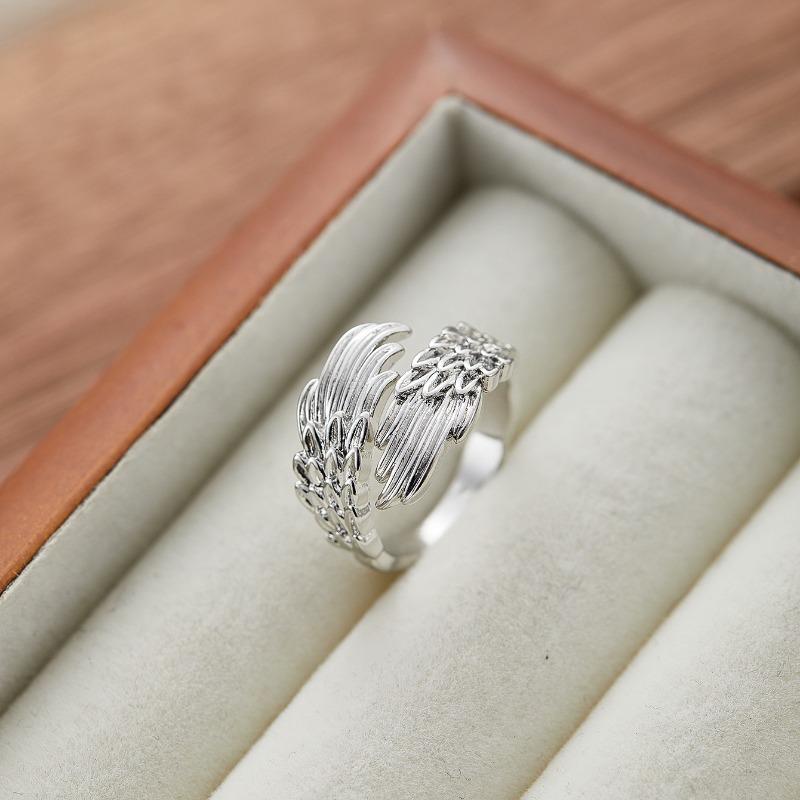Personalized Creative Guardian Angel Wings Hug Opening Ring Lady Retro Punk Hip Hop Lucky Zircon Party Mother Gift Accessories