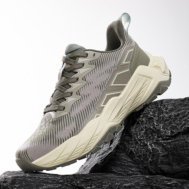 2024 Autumn and Winter New Men's Shoes Low-top Lace-up Lightweight Outdoor Mountaineering Hiking Off-road Shoes Breathable Sports Travel Shoes
