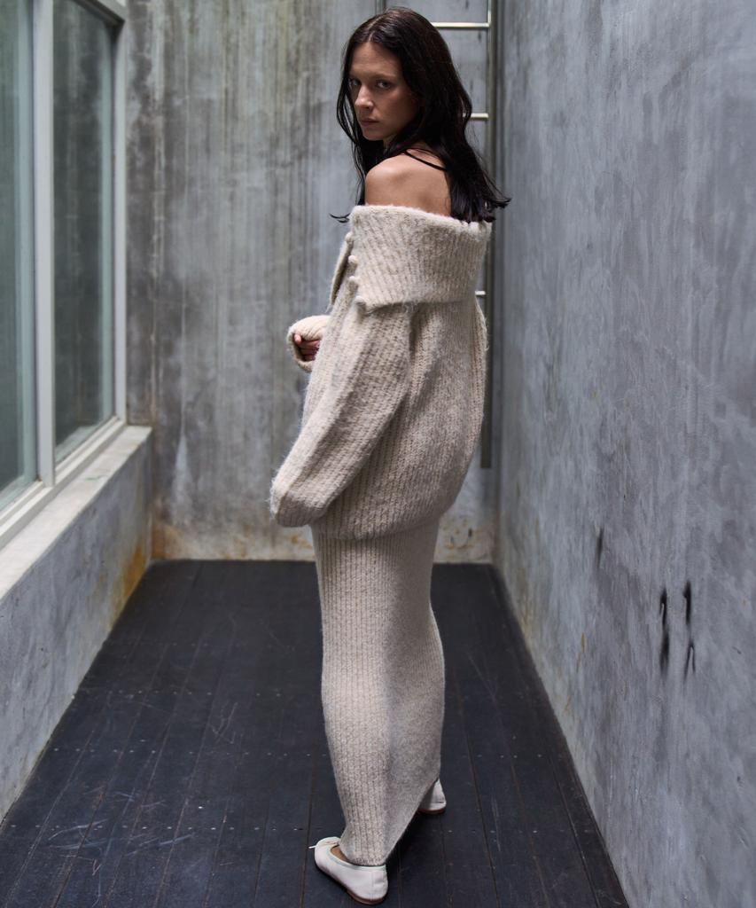 GRIDAJ Mohair Off-Shoulder Loose Fit Pullover_Beige