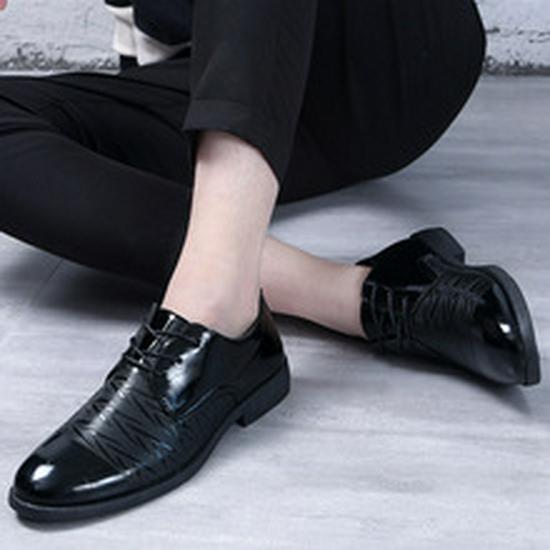 Men's Trendy Korean Style Black Leather Shoes - Breathable Casual and Formal Round Toe Design