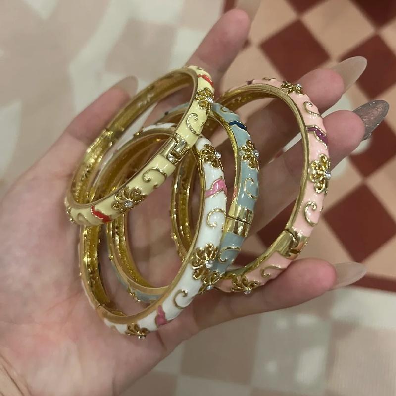 Elegant Bohemian-Inspired Polymer Clay Bangle Set - Mixed Color, Floral & Geometric Designs, Lightweight, Luxury Feel, Perfect for Weddings
