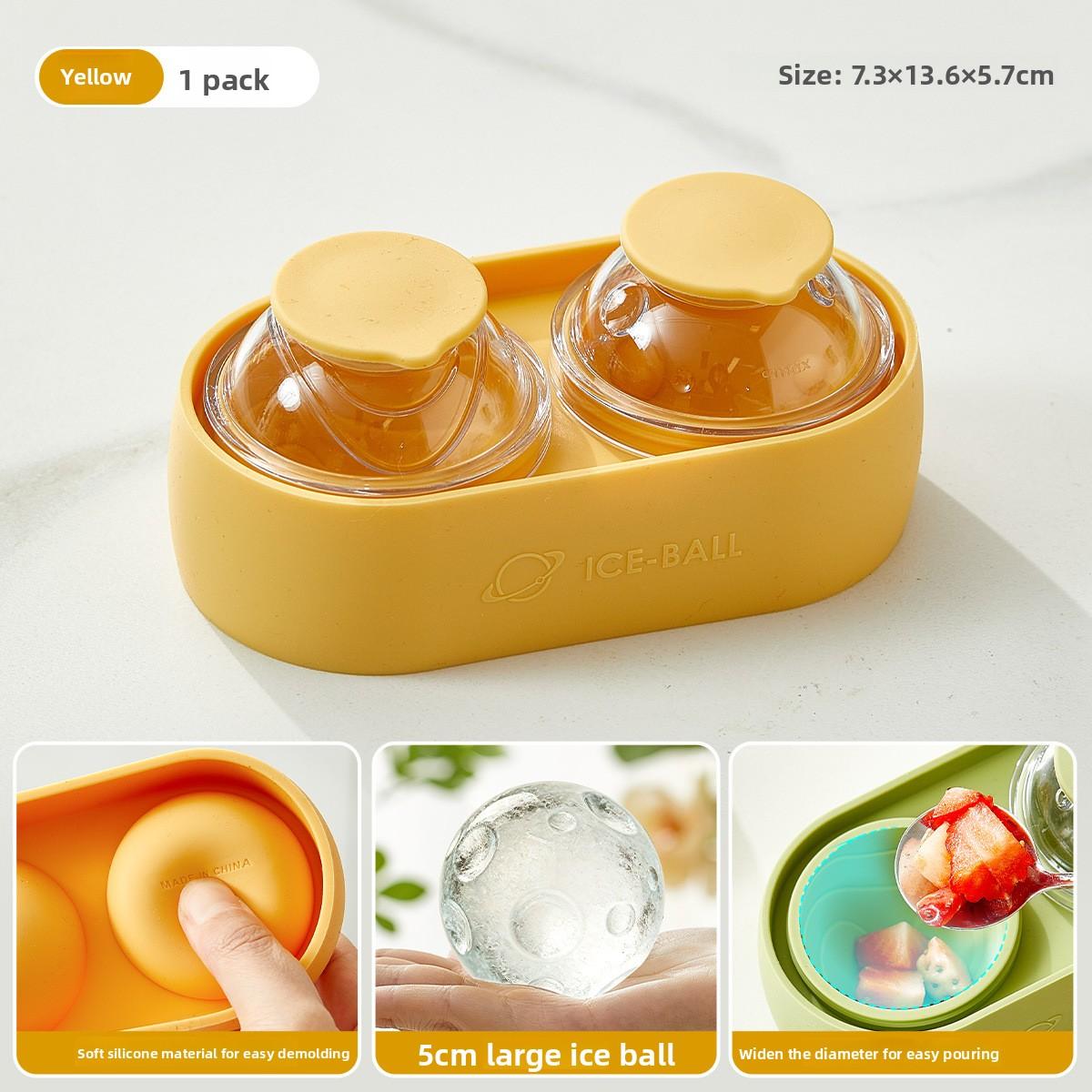 

Pressing The Round Large Ice Ball Food-grade Silicone Ice Cube Mold - An Ice Cube Freezing Tool for Making Ice Cubes. жовтий