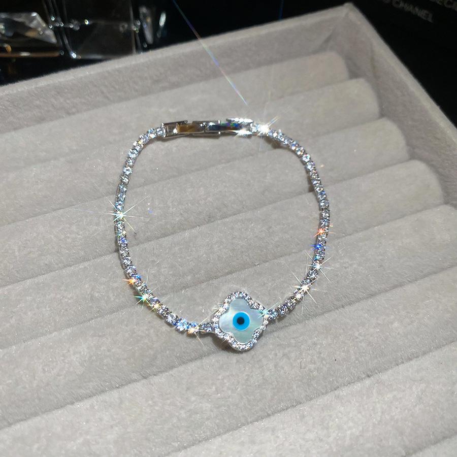 Elegant Geometric Zircon Mother-of-Pearl Flower Bracelet: Luxury Hand Jewelry for Women