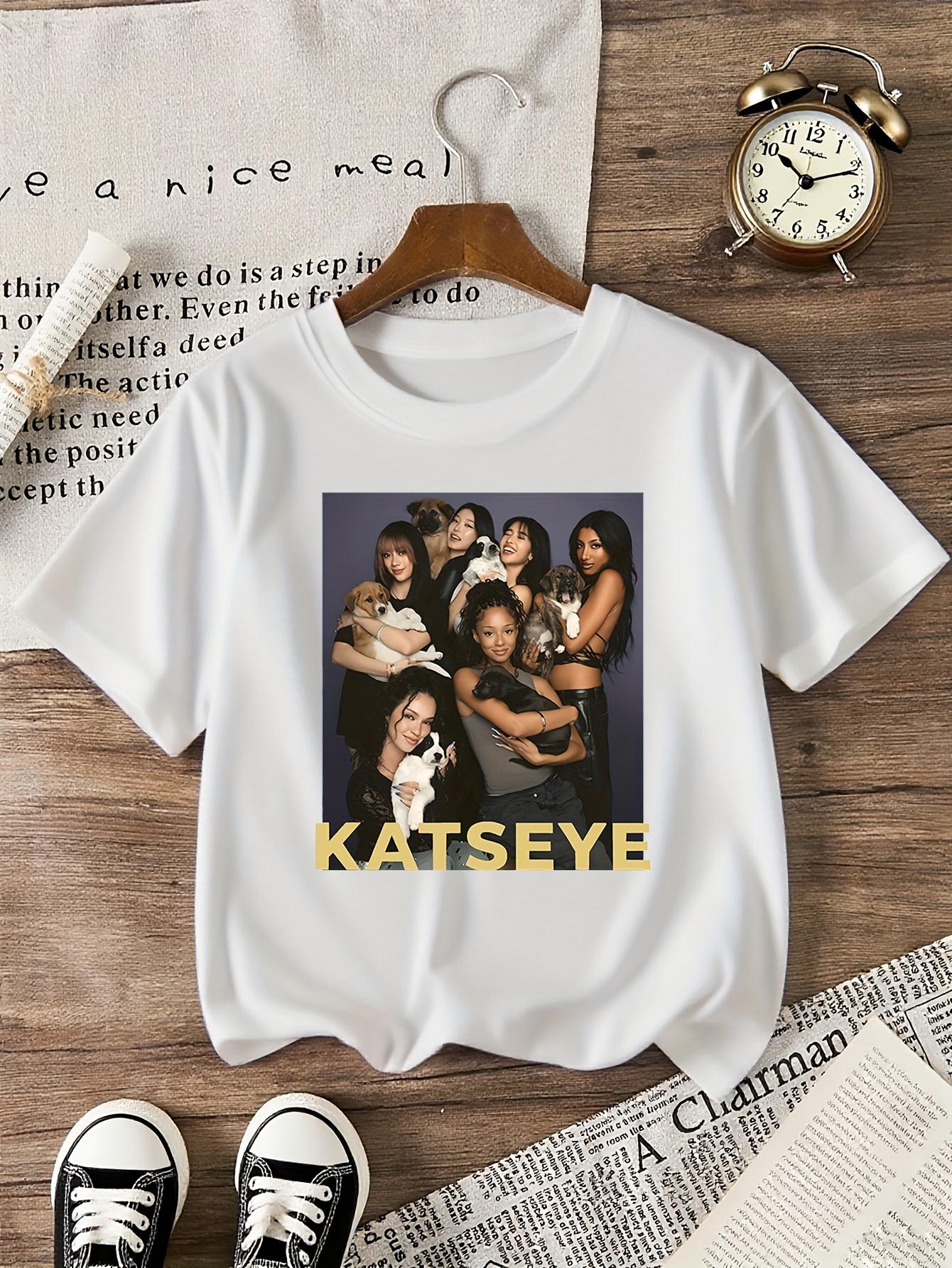 Li Wardrobe Grafisch T-shirt voor meisjes, geschikt voor kinderen, met KATSEYE print design, casual, korte mouwen, ronde hals L