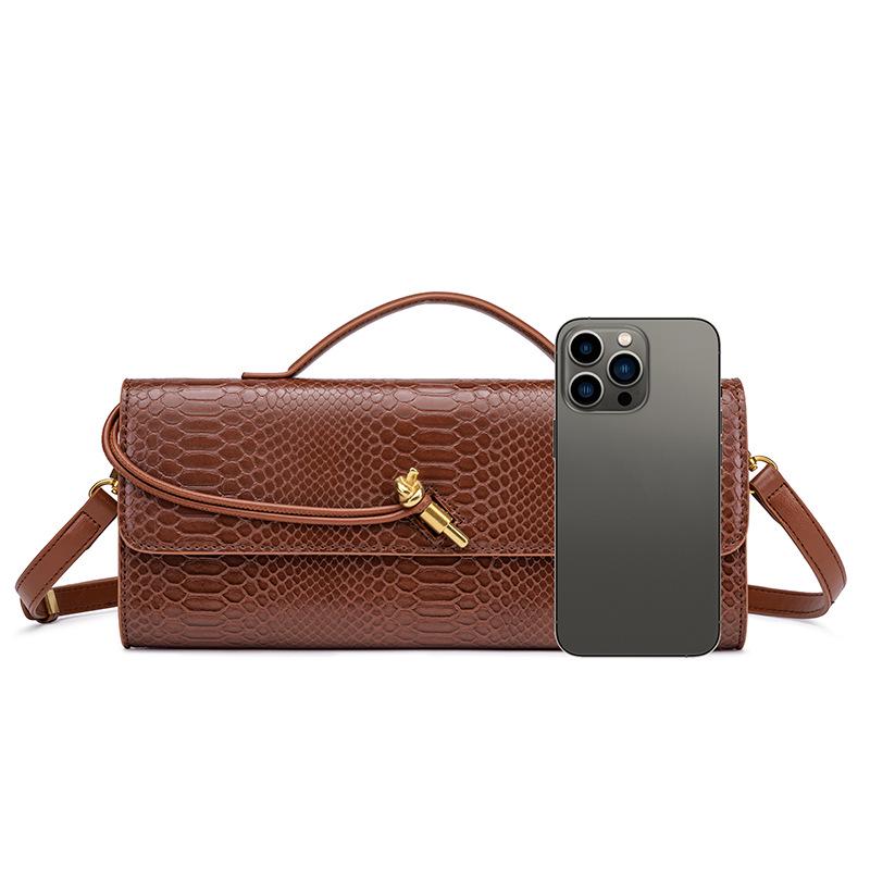 Luxury Snakeskin Pattern Hand-Woven Baguette Shoulder Bag for Women