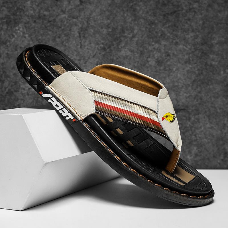 Flip-flops men's 2025 new summer wear non-slip and wear-resistant leather pinch slippers Vietnam Thailand beach shoes