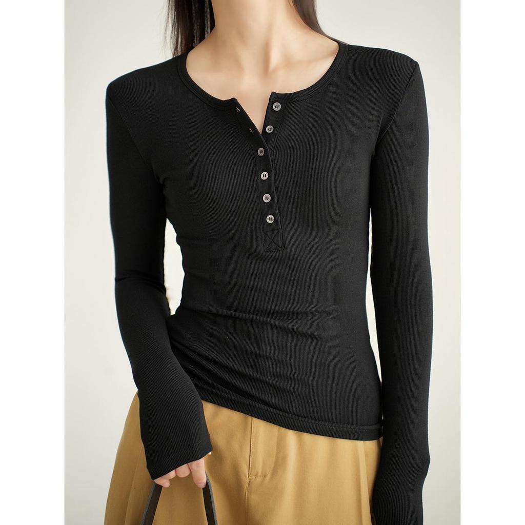 Damen Slim Fit Langarm Rundhals T-Shirt mit geripptem Henley-Kragen