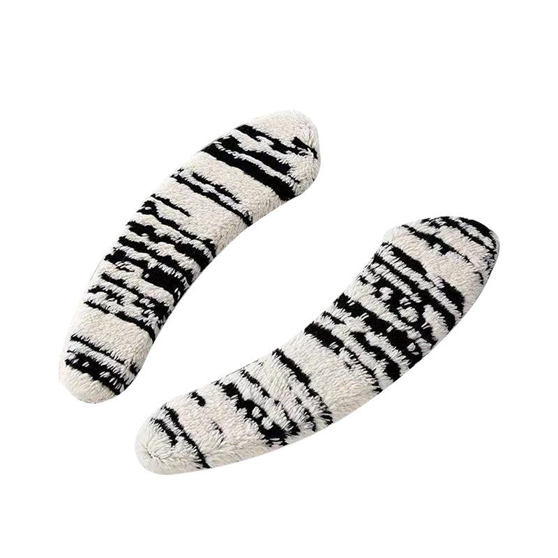 Adhesive-type Household Toilet Seat Cover for Autumn and Winter. Thick Striped Toilet Seat Pad for Easy Cleaning.