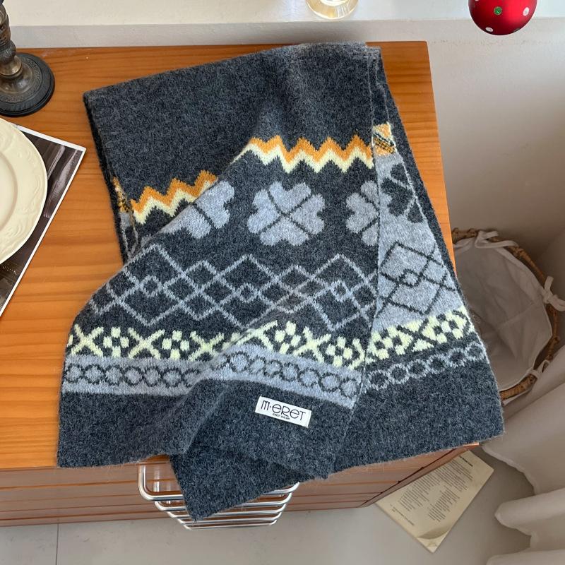 South Korea's High-quality Fair Island Style Christmas Wool Hat Scarf Gloves Women's Autumn and Winter Warm Ear Protection Knitted Hat Tide