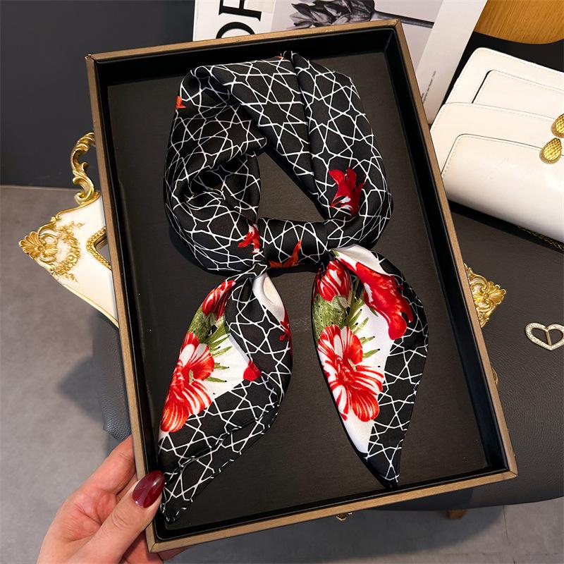 Floral Small Square Scarf Simulation Silk Scarf Headscarf Women'S Spring And Summer Scarf Printed Neck Protection Scarf Professional Scarf