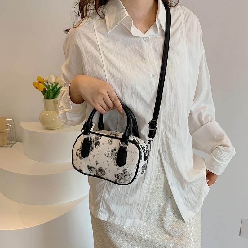 Trendy Butterfly Pattern Tote Bag Elegant Pu Construction Stylish Shoulder Bag For Women
