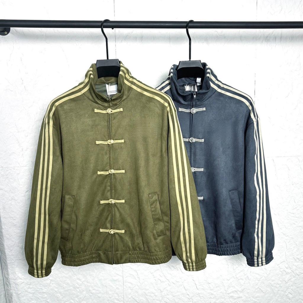 Frühlings-Herren Guochao Wildleder-Samtjacke: Neuer Chinesischer Stil Stehkragen mit Froschknöpfen, Erhältlich in 12 Farben