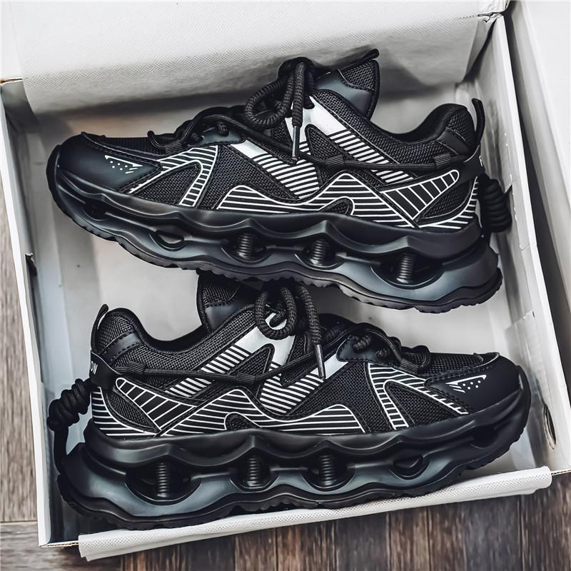 

2025 кроссовки папы мужские маленькие черные туфли модные толстые подошвы увеличивают рост молодежные универсальные нишевые повседневные мужские туфли повседневные трендовые туфли 44