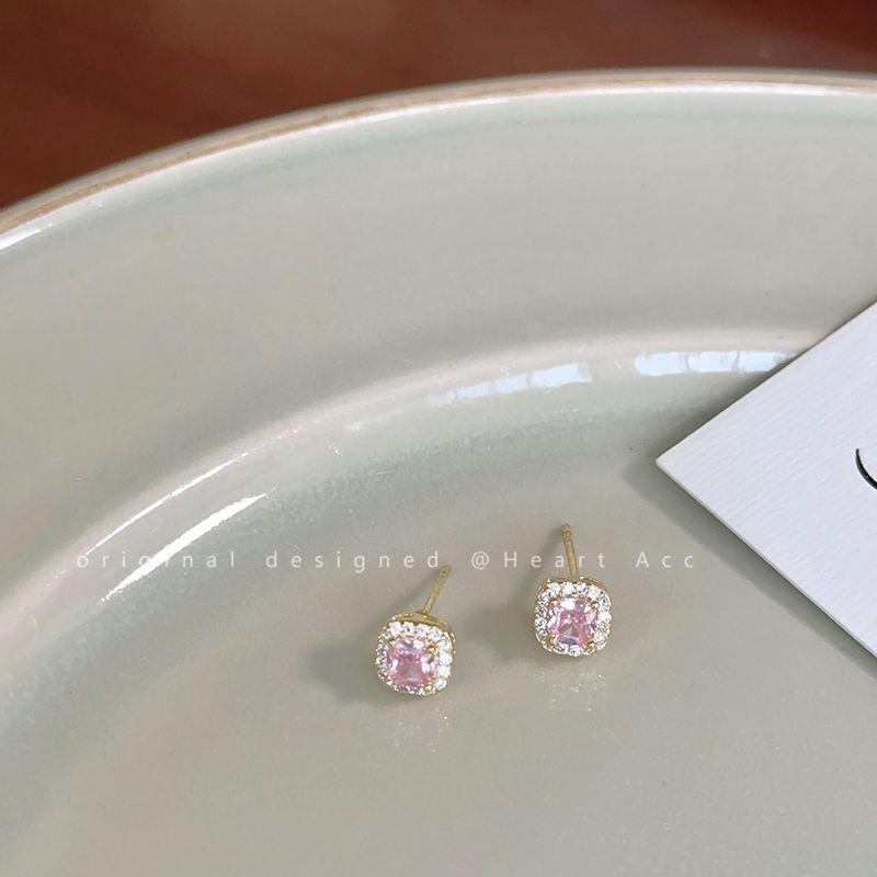 Accessible Luxury Flashing Square Stud Earrings for Women Niche Style Refined Zircon
