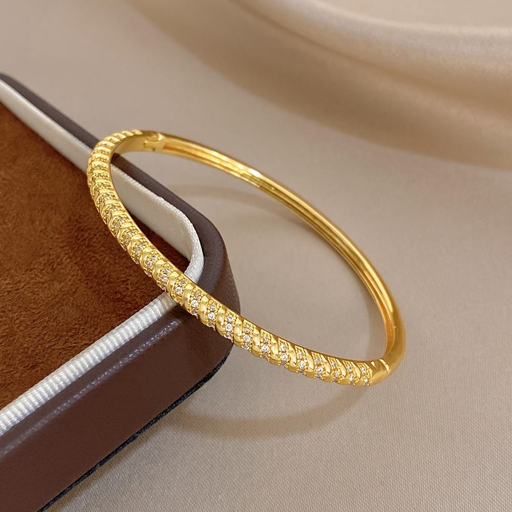 1A Stylish Twisted Half-circle Rhinestone Copper Bracelet, an Elegant and Versatile New Spring/summer Couple's Bracelet, Suitable for Daily Wear and