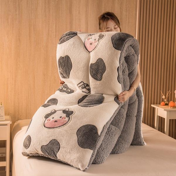 Home Textiles Quilt Comforter Soft Warm Floral Velvet Bedding Winters Use Machine Washable Suitable for Bedroom and Guest Room