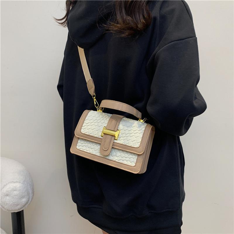 Chic And Trendy Pu Leather Shoulder Bag With Quilted Pattern And Stitching Detail