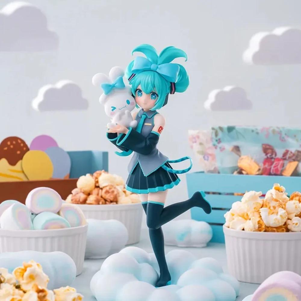 חם 21 ס"מ אנימה Hatsune Miku X Cinnamoroll דמות פריט היקפי אנימה דגמים אספנות קישוטים דקורטיביים מתנה חמודה לילדים