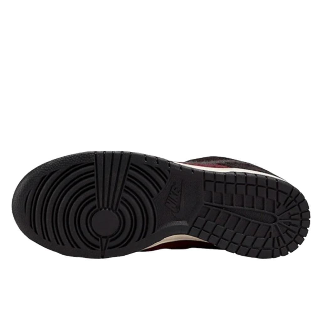 Nike Dunk Low SE Fleece Burgundy Crush