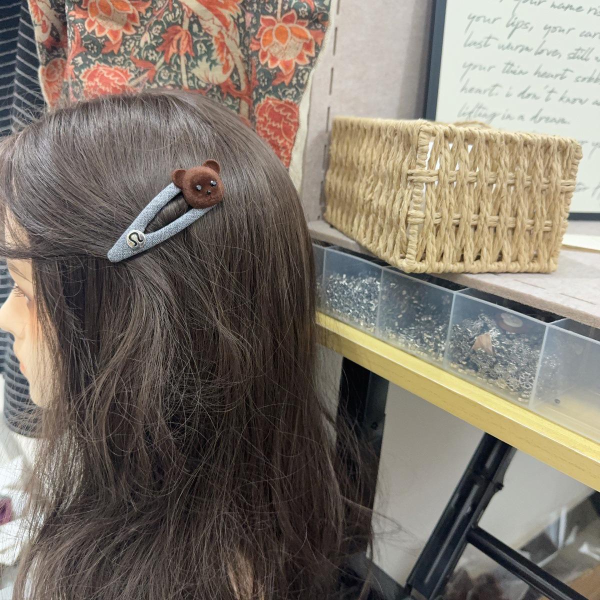 

Gold Label Flocked Bear BB Hair Clip - Versatile Bangs and Side Hairpin Accessory