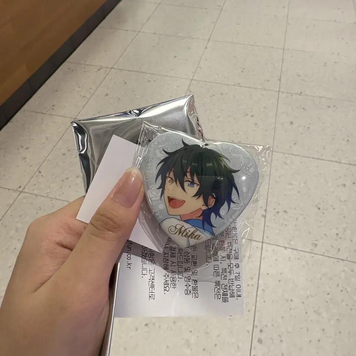 

Ensemble Stars Backsuit Can Badge Mika