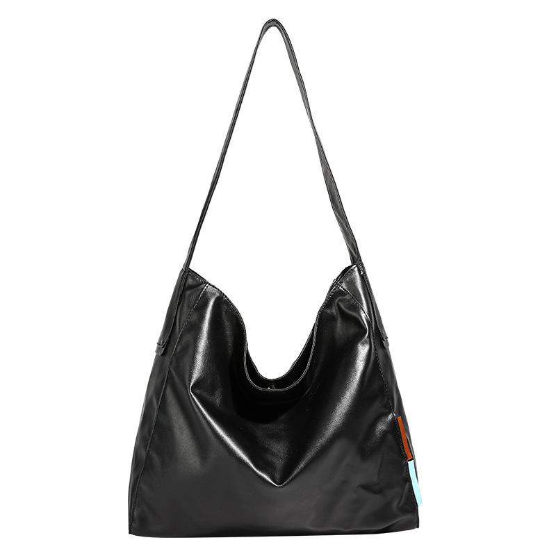 Simple new fashionable versatile large-capacity commuter shoulder bag