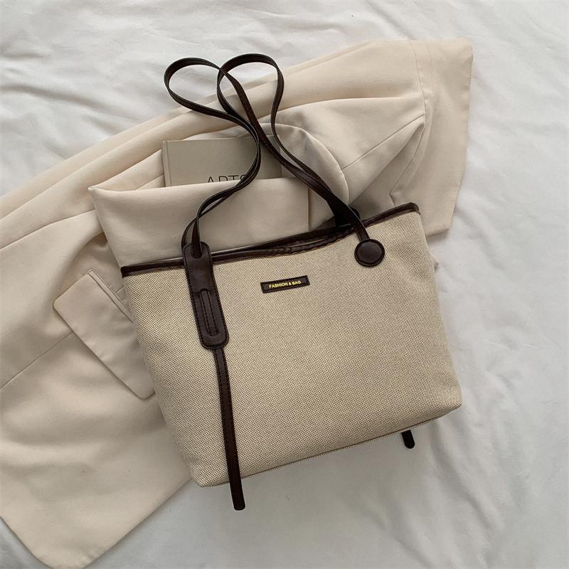 Chic Fashionable Canvas Tote Bag Spacious And Versatile Ideal For Everyday Use коричневый