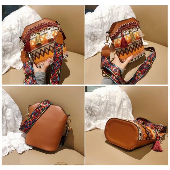 Boho Crossbody Bag with Tassel Retro Ethnic Crossbody Purse with Adjustable Strap Fringed Colorful Shoulder Bag for Women Holiday Street