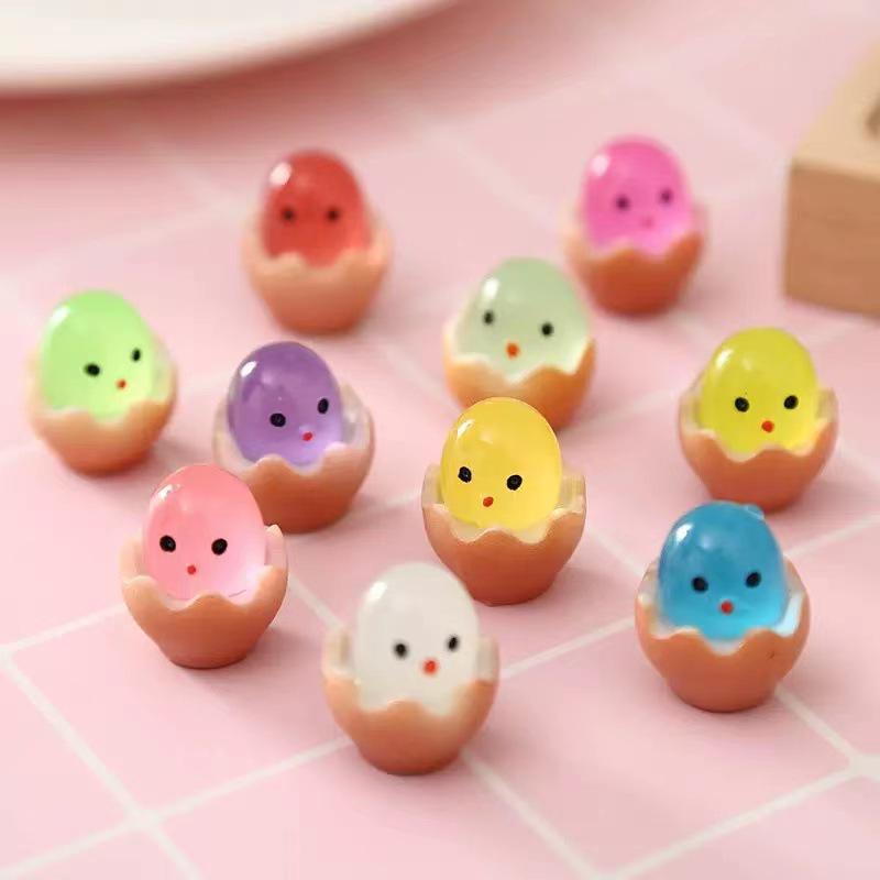 Glow-in-the-Dark Cracked Egg Waffle Resin Craft Toy Ornaments