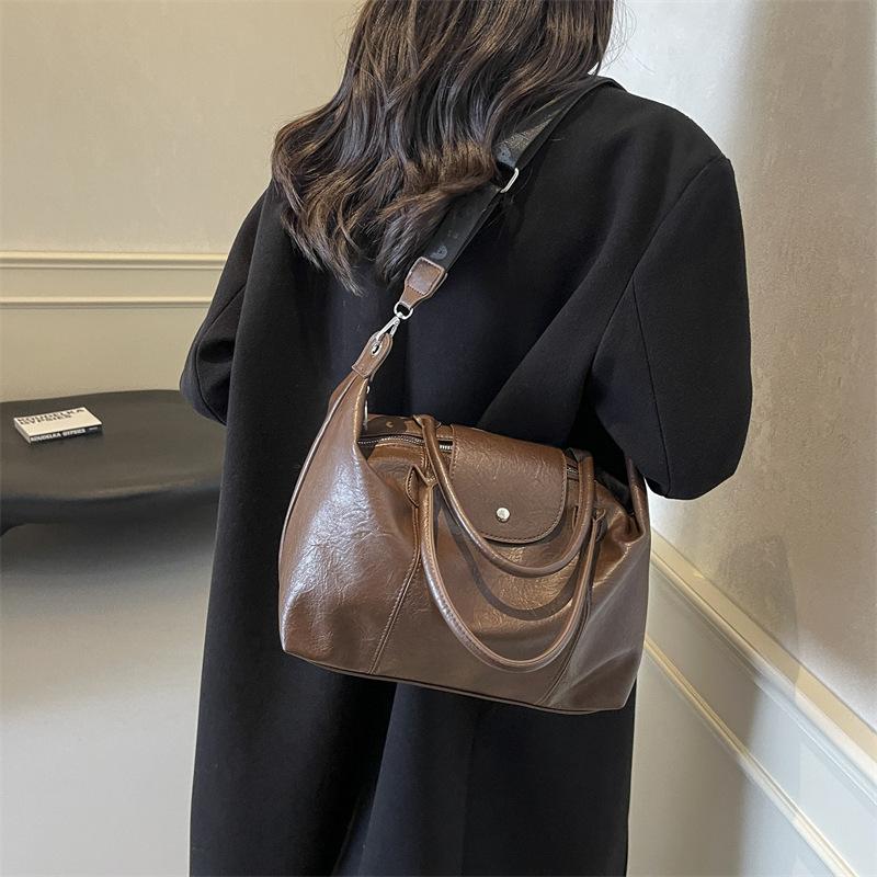 Großvolumige Retro-Damen-neue High-End-Einzel-Schulter-Umhänge-Handtasche Nischen-Pendler-Tasche