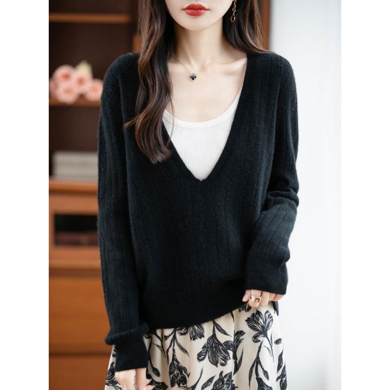 Autumn-Winter V-Neck Pure Wool Pullover: Women's Soft, Skin-Friendly Cashmere Knit Sweater.