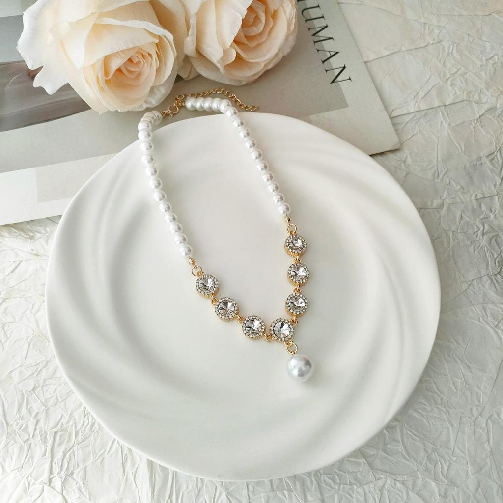 French Retro Colored Glass Pearl Clavicle Necklace