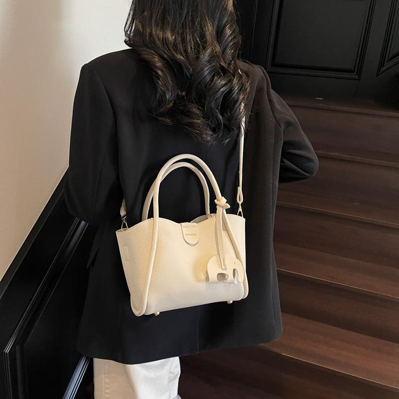 

Сумка новая универсальная для поездок на работу, большая вместимость