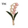 Retro Flower Brooch Pin for Women, Golden Plated Floral Lapel Shirt Accessory Pin, Blossom Badge Jewelry Daily Wear Parties