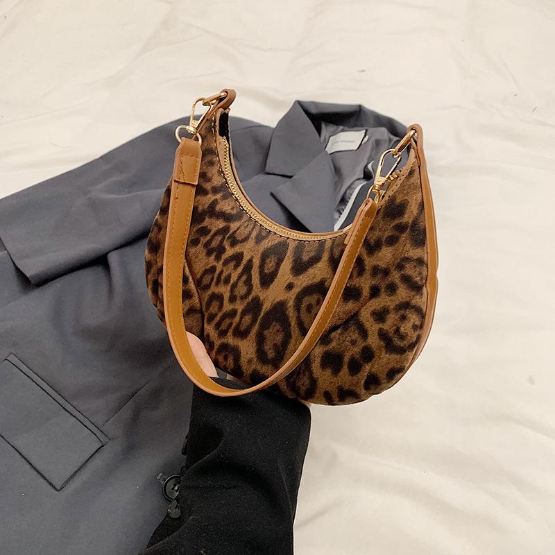 Autumn leopard print beautiful shoulder armpit bag retro personality casual temperament portable crescent bag
