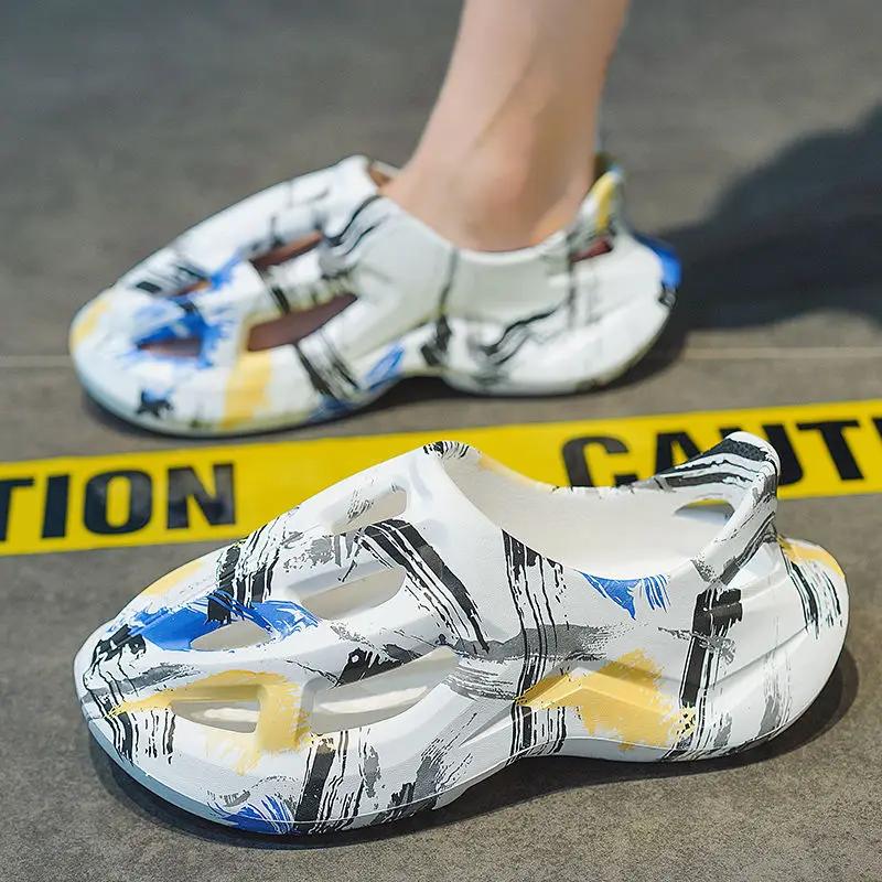 Fashion Ultralight Men's Sandal Breathable Hole Shoes Barefoot Wholesale Pvc Stylish 2025 Styles Summer Sale High Quality Eva Male Shoe
