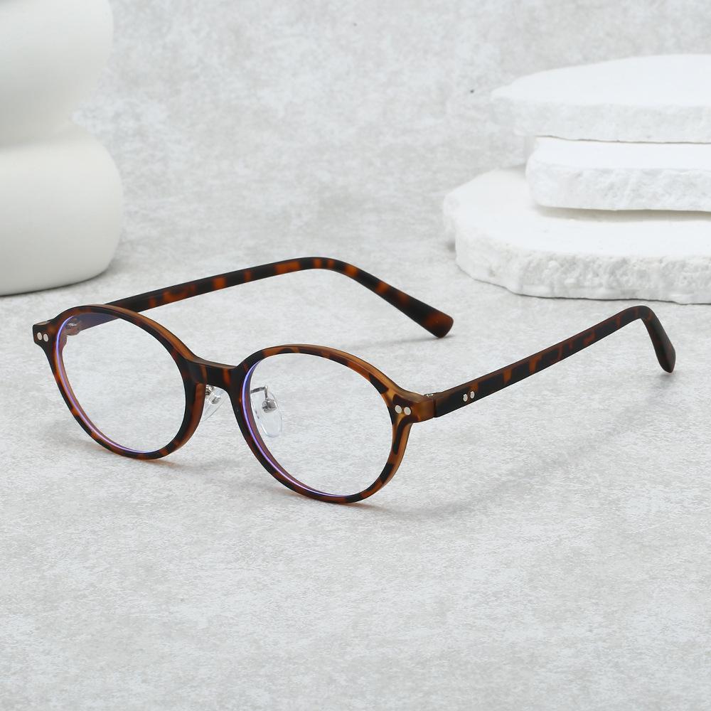 New retro tortoiseshell glasses frame, oval small frame anti-blue light, soft rubber nose pad plain decorative glasses