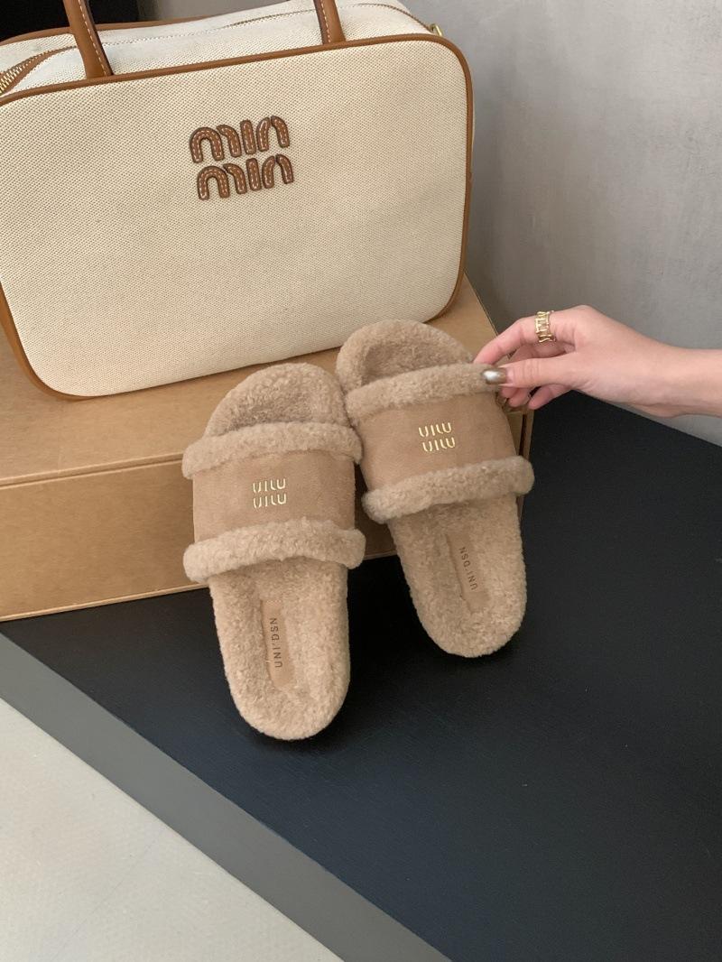 

Корейская версия нишевые буквы вышитые пушистые тапочки женские 2025 осень и зима новые кожаные замшевые универсальные теплые хлопковые тапочки 39 абрикосовый