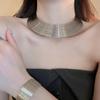 Ensemble de colliers géométriques multicouches européen et américain: Chaîne de clavicule de luxe rétro Accessoires de mode