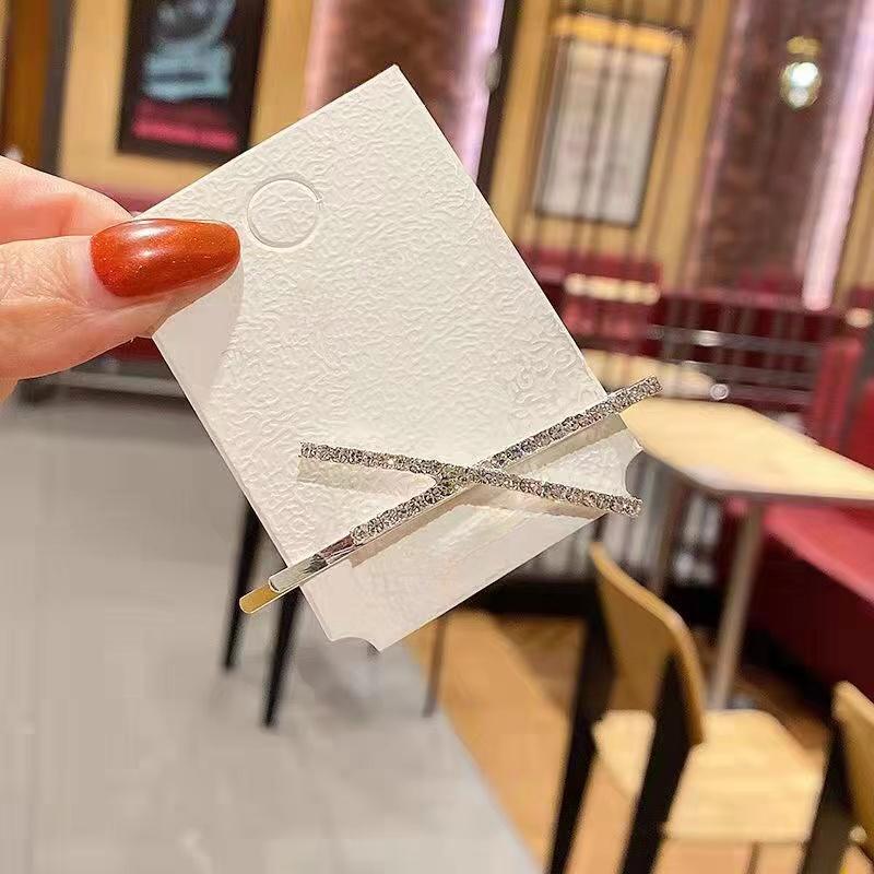 1 stk Krysskrystall-hårnåler Rhinestone X Hårklemmer Hårspenner Enkel sideklemme Brudehodeplagg Jente Mote Hårtilbehør Nytt