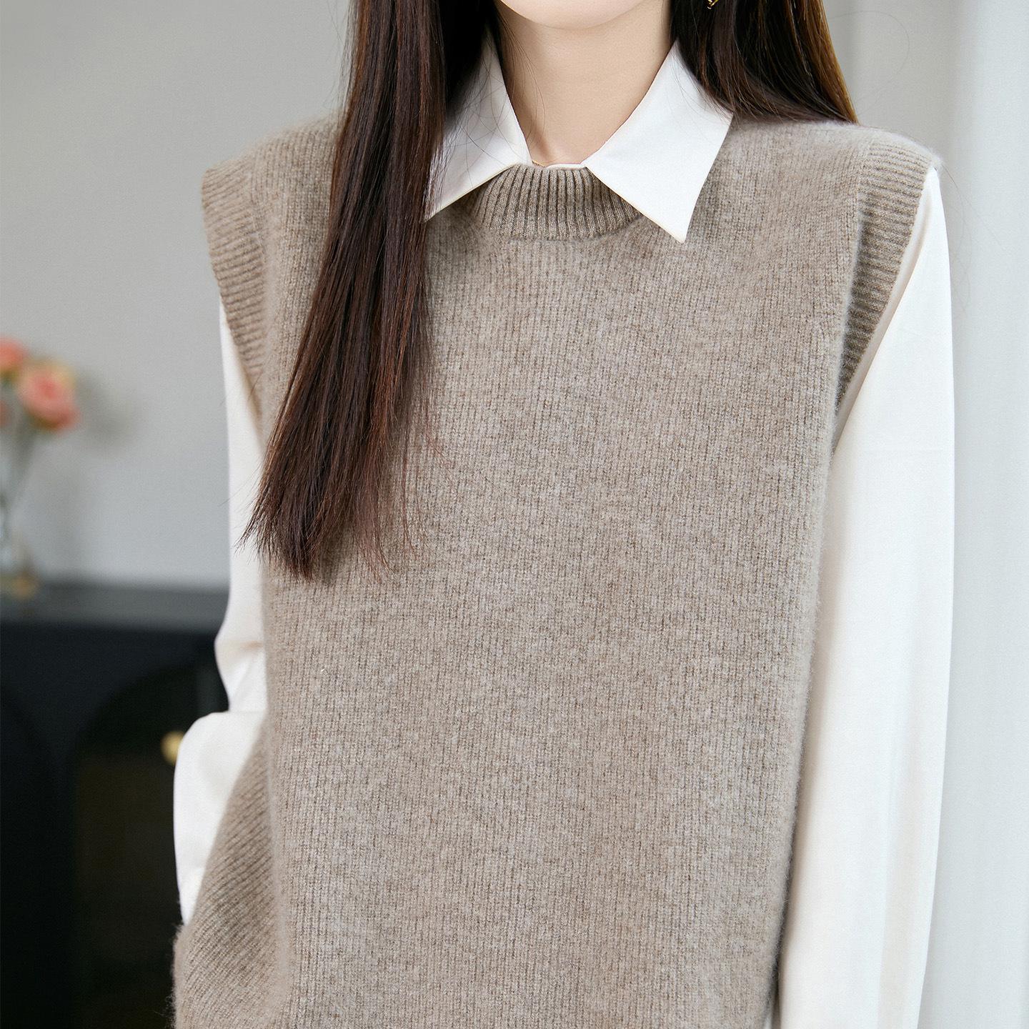 Women`s Wool Cardigan Shawl: Versatile Round