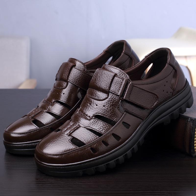 Hollow Leather Shoes Men's Leather Soft Sole Velcro Hole Hole Father Summer Sandals Breathable Men's Casual Shoes Middle-aged and Elderly