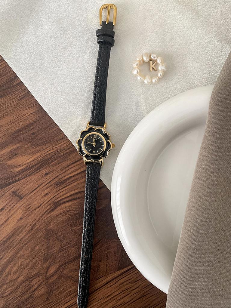 Retro Classic Women's Watch with Genuine Leather Strap Floral Design with Light Glaze and Sand-Filled Dial Commuter-Style Women'