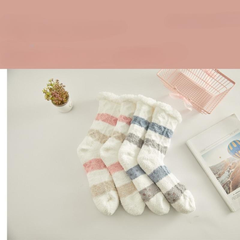 Winter Plüsch Frauen Boden Socken Warme Weiche Korallen Fleece Gestreiften Bequeme Nicht-Slip Thermische Weibliche Socken