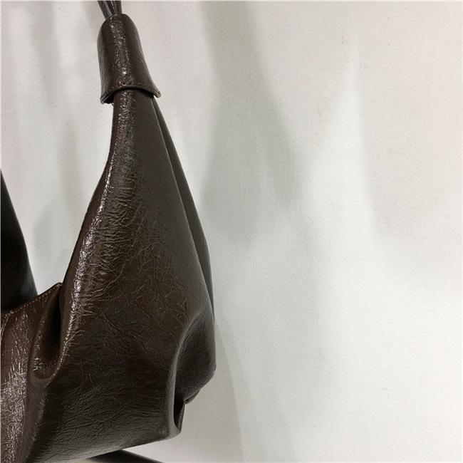 Korean Large-Capacity Retro Soft Leather Pleated Dumpling Shoulder Crossbody Bag - Casual & Versatile
